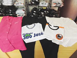 Empresas adotam uniformes como melhoria de setores Empresas adotam uniformes como melhoria de setores